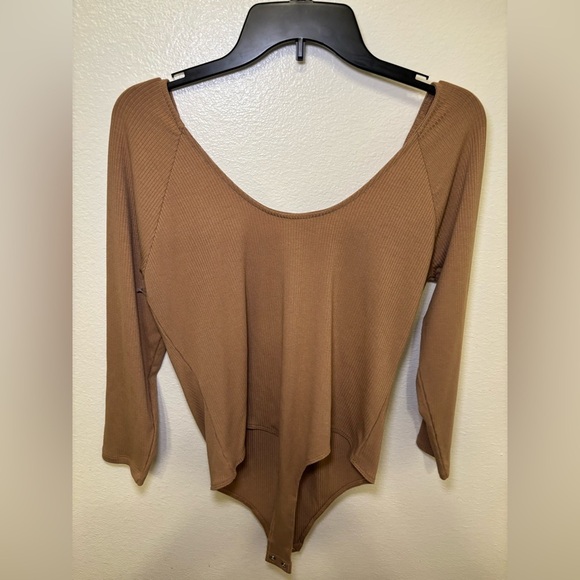 Banana Republic tan Long Sleeve Bodysuit - Picture 2 of 4
